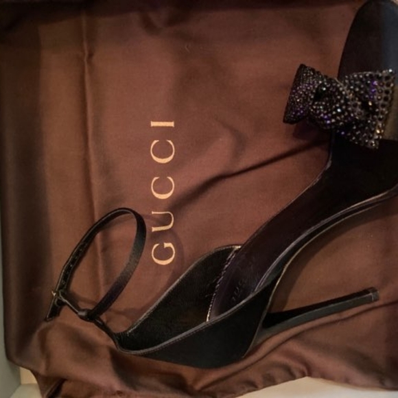 Gucci black satin Swarovski crystal embellished bow sandals - Picture 5 of 8